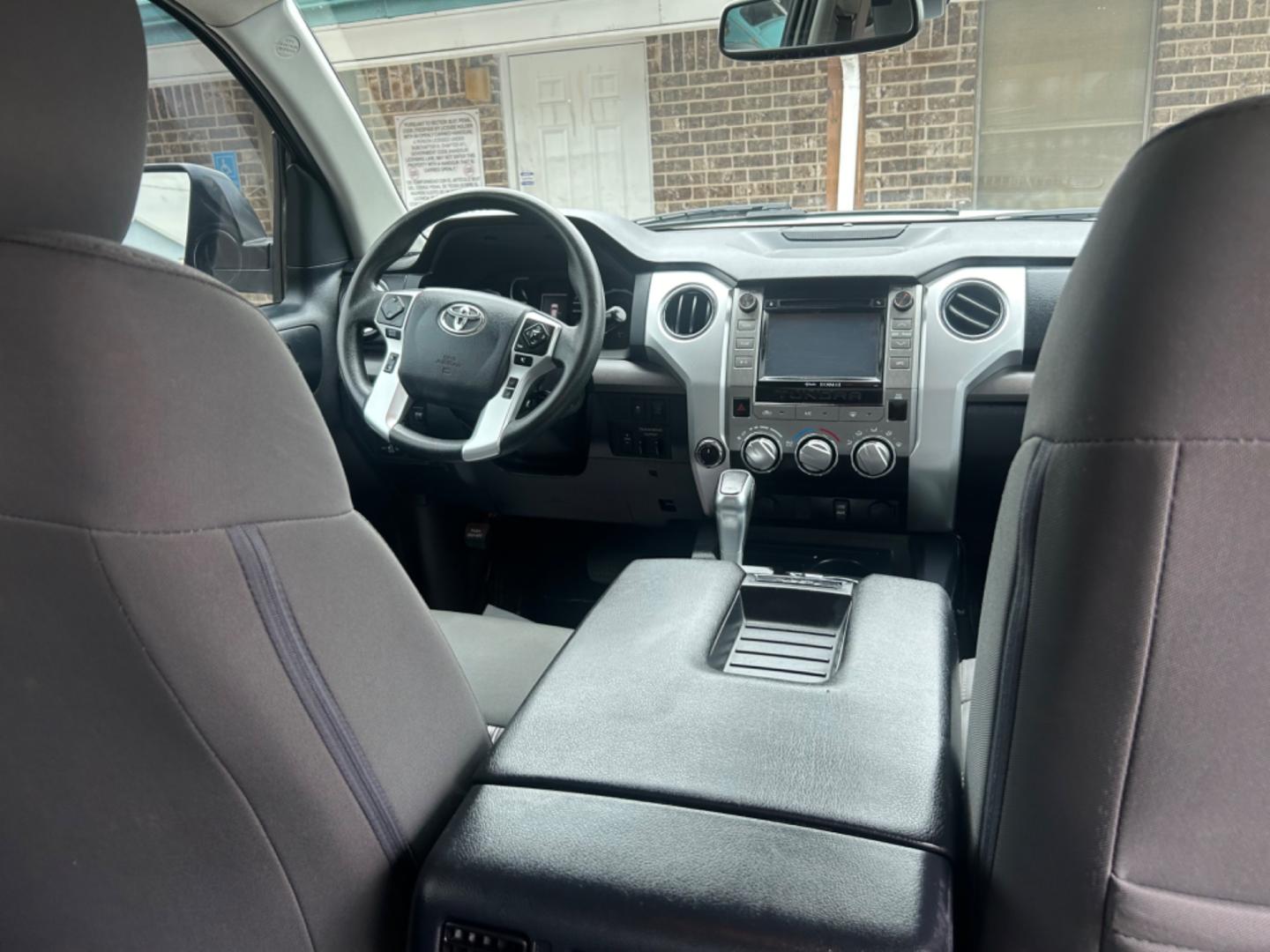 2018 White Toyota Tundra SR5 5.7L V8 CrewMax 4WD (5TFDY5F16JX) with an 5.7L V8 DOHC 32V engine, 6A transmission, located at 1687 Business 35 S, New Braunfels, TX, 78130, (830) 625-7159, 29.655487, -98.051491 - Photo#5